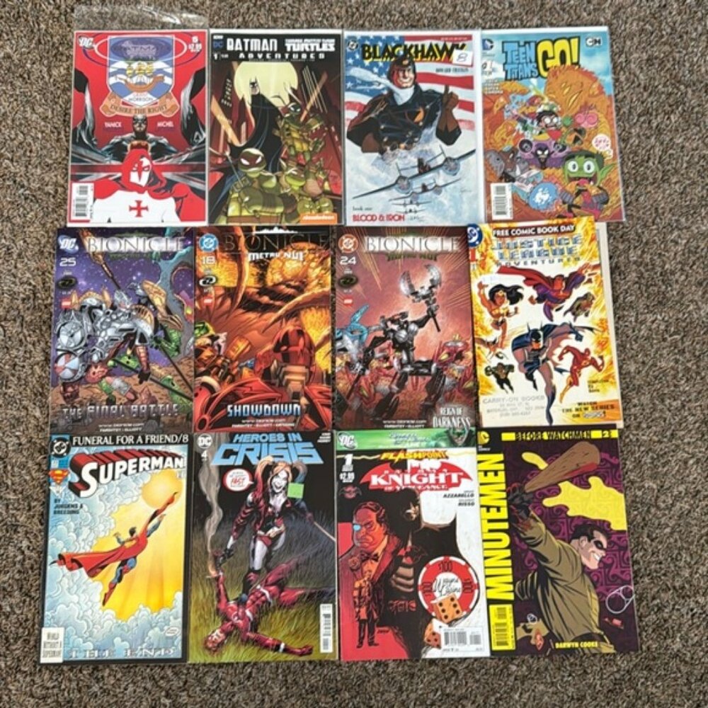 DC COMICS Mixed Bundle of 12